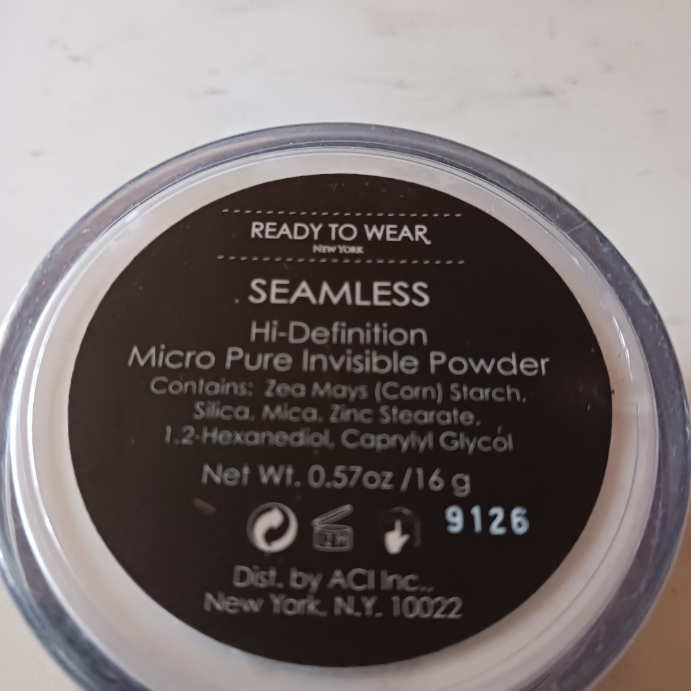 Ready To Wear Invisible setting Powder New - Picture 2 of 2